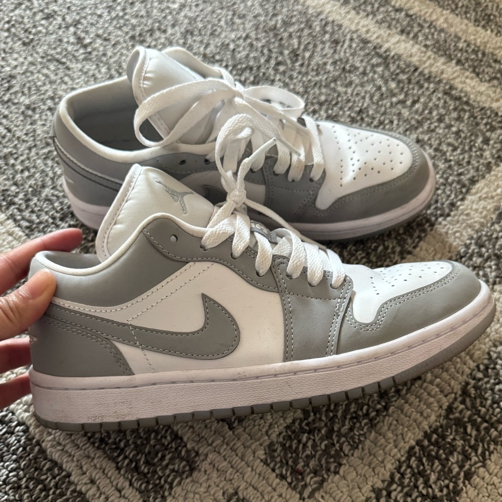 Air Jordan 1 Lows - grey and white
